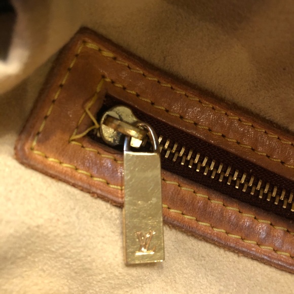 Louis Vuitton Monogram Looping GM - Picture 5 of 15